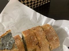 松露鱼籽法棍-Let's Taipei 非常烘焙(太古里店)