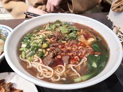 -爆炸头阿姨小四川正宗川味小吃(无任何分店)