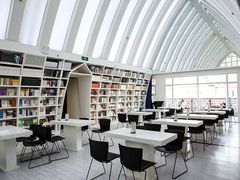 -钟书阁(松江泰晤士小镇店)