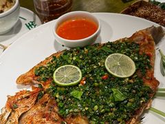 香茅草烤鲈鱼-一坐一忘云南菜(卓悦中心)