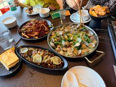-曼听小寨海鲜烧烤·大连辣炒大王(盖州街店)