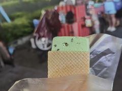 -詹爷爷乌节路街头冰淇淋