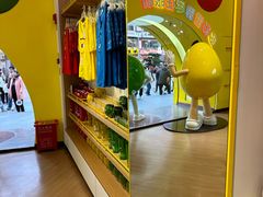 -m豆巧克力世界(上海世茂广场店)