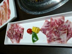 不盯着服务员这个一般不上的，吃起来一般-金柚子韩国烤肉(威宁路店)