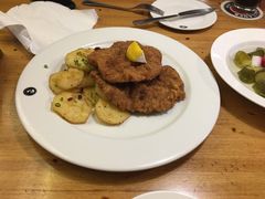 芝士炸猪排-沈阳瑞士酒店·普拉那啤酒坊