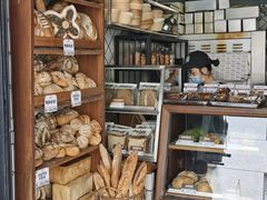 面包甜点陈列柜-Juicy Bakery(大学路店)