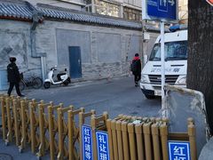 进停车场要从另一边绕-北京大学第一医院(西城厂桥院区)