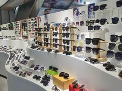 -宏宇眼镜蔡司依视路折扣店(兆佳眼镜城店)