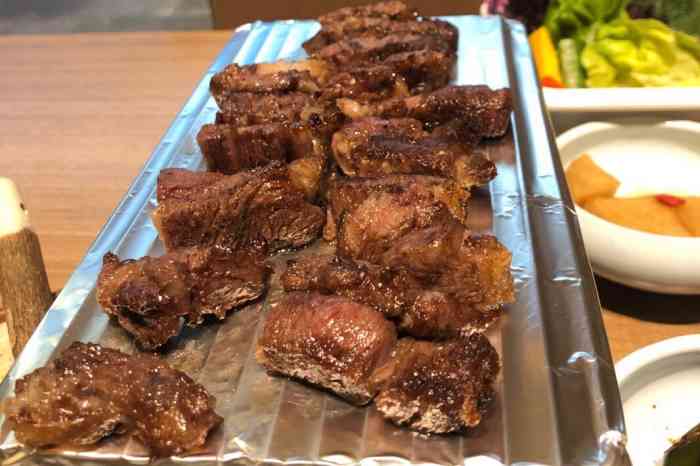 炙膳烤肉店-"[薄荷]环境:环境高端大气上档次,没得."-大众点评移动版