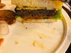 招牌牛肉汉堡-UPPER KITCHEN(延安路店)