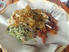 -Warung Babi Guling Ibu Oka 3