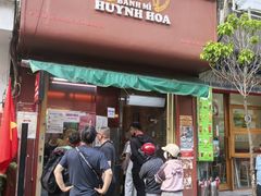 -Bánh Mì Huynh Hoa