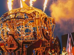 -北戴河碧螺塔海上酒吧公园