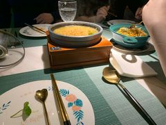 招牌小龙虾红汤泡饭-蜜桃花开·中西融合菜E&W(南长街店)