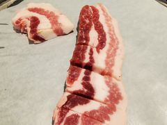 烤厚切黑香猪五花肉-烤路里·韩国品质自助烤肉(石路天虹4号店)