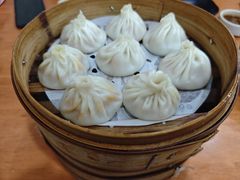 -莱莱小笼·乔艾