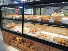 面包甜点陈列柜-可颂坊(中心书城店)