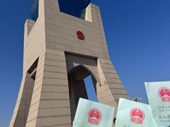 -霍尔果斯国门景区