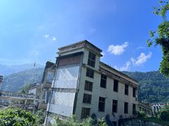 -四川汶川特大地震漩口中学遗址