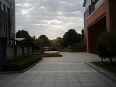 -上海师范大学附属中学(三林校区)