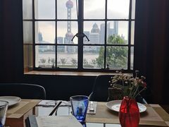 靠窗位-YUE·6·西式融合餐厅(外滩六号店)