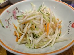 越南特色青木瓜沙拉-越南牛肉河粉餐厅(书院巷店)