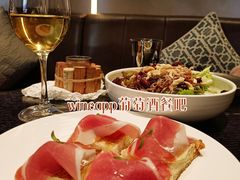-wineapp葡萄酒餐吧(外滩金融中心店)