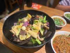 -万记麻辣烫国展总店