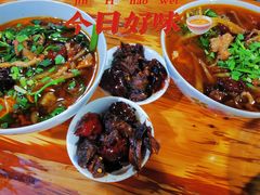 -越洋肖氏老米线(杨家坪店)