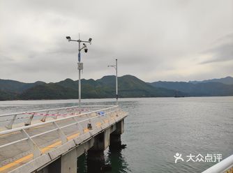 海山地铁站刚开通，就过来打卡了，下地铁之后还有一段距