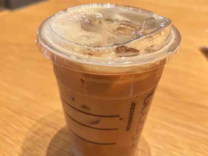 星巴克臻选(广州万菱汇店)-"最近迷上了他家的燕麦系列,感觉抹茶拿铁
