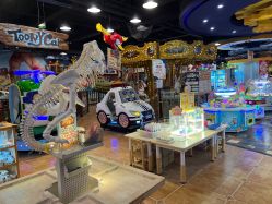 -卡通尼乐园(五彩世界店)