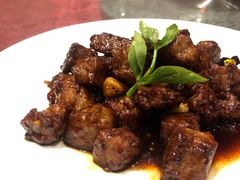 黑椒蒜片牛肉粒-海尔洲际酒店天下一品中餐厅