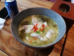 招牌酸菜鱼面-汤去三面(骆驼店)
