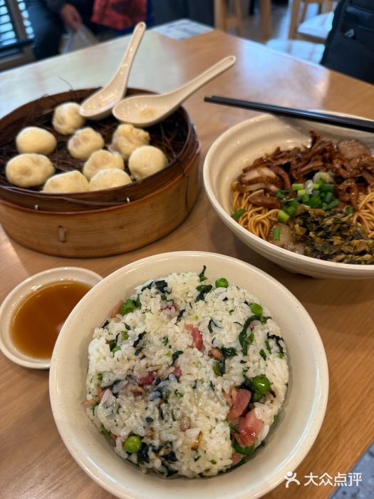 佬钱湾仔(衣裳街店)图片