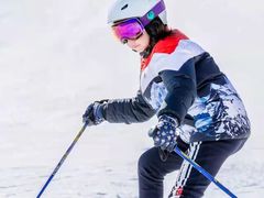 -采薇庄园四季滑雪场