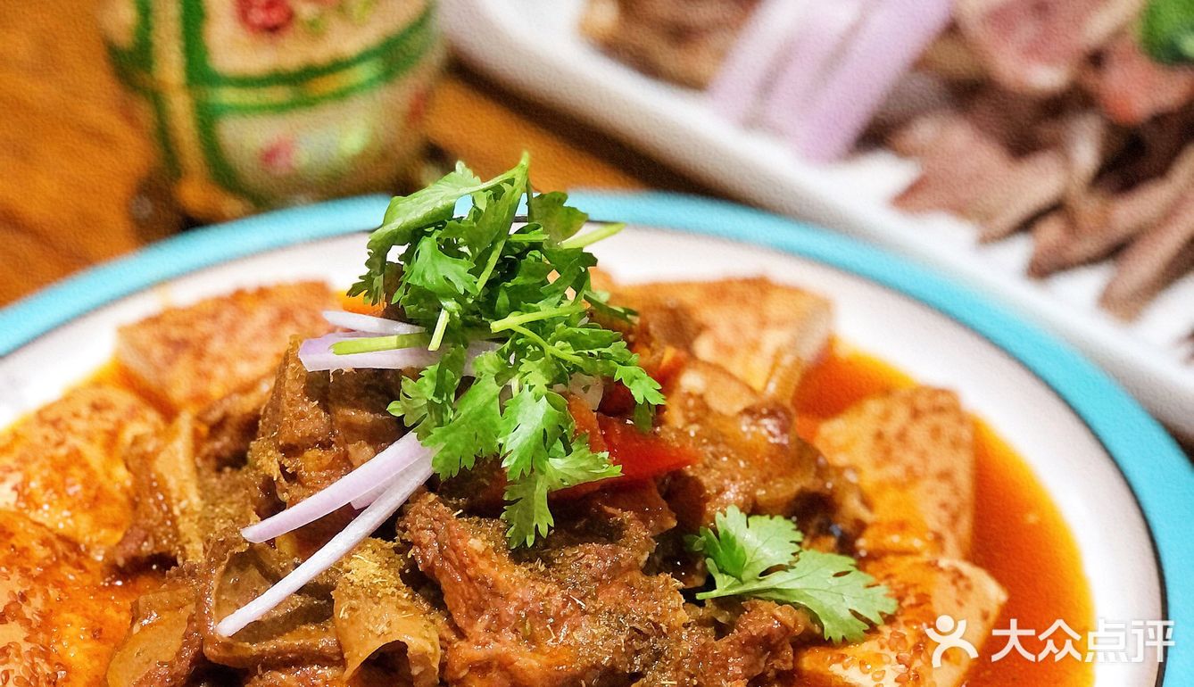 成都探店｜这家新疆菜的羊肉是阿勒泰空运来的