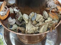 -一口猪海鲜浑锅·东北家常菜