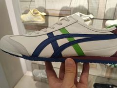 -Onitsuka Tiger(港汇恒隆广场店)