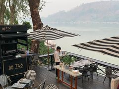 -乌托邦酒吧和餐厅