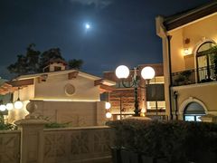 -WOLFGANG PUCK KITCHEN & BAR(迪士尼小镇店)