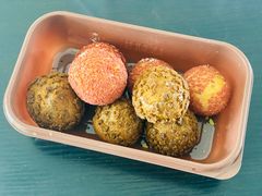 红丝绒冰淇淋泡芙-糕材生(龙湖北京大兴天街店)