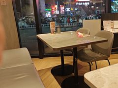 -必胜客(尹山湖歌林公园店)