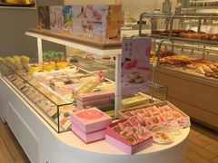 面包甜点陈列柜-好利来(十里河店)
