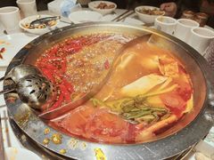 -茅草房·河畔园林火锅