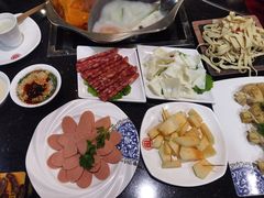 -百年川椒重庆老火锅(光谷店)