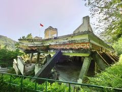 -四川汶川特大地震漩口中学遗址