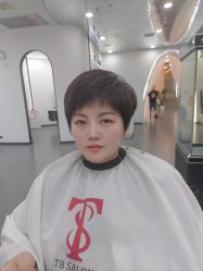 -T8 SALON
