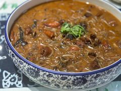 小鸡炖蘑菇-一块豆腐·海鲜·家常菜(李沧书院路店)