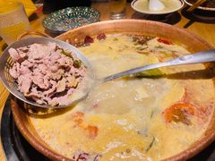 -洱火云南酸菜牛肉火锅(石景山当代商城店)